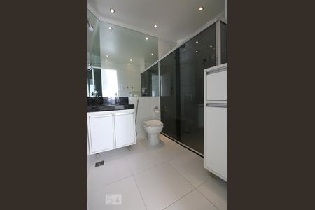 Banheiro de apartamento para alugar com 1 quarto, 44m² em Bela Vista, São Paulo