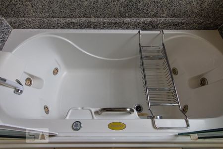 Apartamento à venda com 105m², 2 quartos e 3 vagasBanheiro da Suíte 2