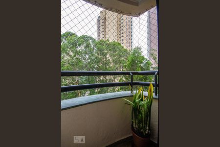 Apartamento à venda com 105m², 2 quartos e 3 vagasVaranda da Suíte 2