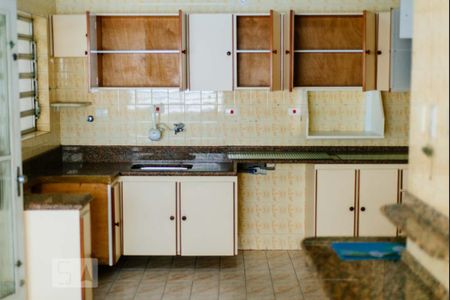 Casa à venda com 4 quartos, 228m² em Centro, Diadema