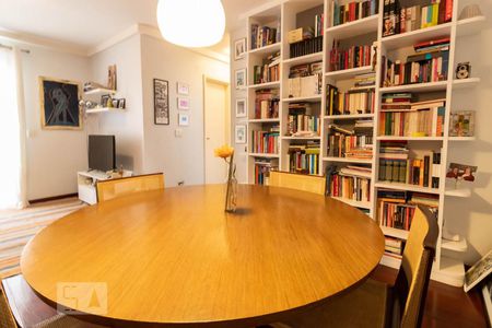 Apartamento para alugar com 80m², 2 quartos e 1 vagaSala