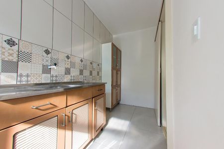 Cozinha de apartamento à venda com 1 quarto, 50m² em Cavalhada, Porto Alegre