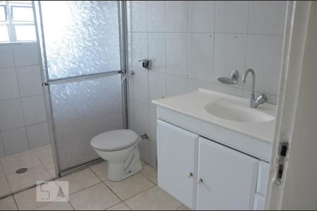 Casa à venda com 210m², 2 quartos e 8 vagasBanheiro