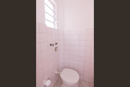 Apartamento para alugar com 66m², 2 quartos e sem vaga Apartamento para alugar com 66m², 2 quartos e sem vagaBanheiro de Serviço