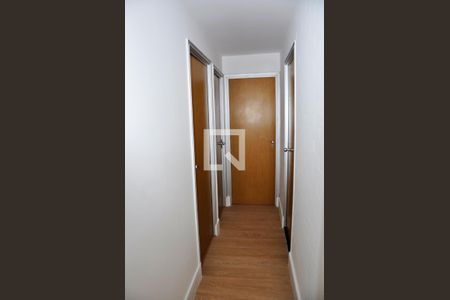 Corredor de apartamento para alugar com 3 quartos, 79m² em City América, São Paulo