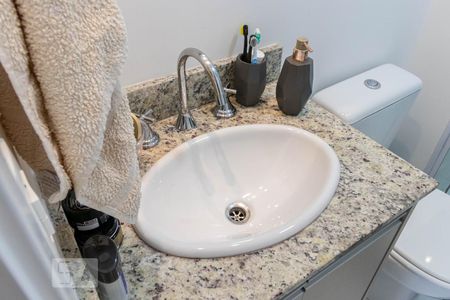 Detalhe do Banheiro do Corredor de apartamento à venda com 3 quartos, 80m² em Empresarial 18 do Forte, Barueri