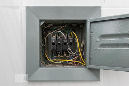 Apartamento à venda com 89m², 3 quartos e sem vaga Apartamento à venda com 89m², 3 quartos e sem vagaQuadro de luz