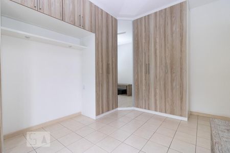 Casa de condomínio à venda com 90m², 3 quartos e 2 vagas Casa de condomínio à venda com 90m², 3 quartos e 2 vagasSuíte