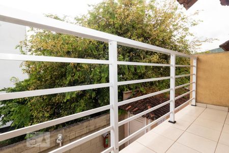 Casa de condomínio à venda com 90m², 3 quartos e 2 vagas Casa de condomínio à venda com 90m², 3 quartos e 2 vagasVaranda acesso pelo Quarto 2