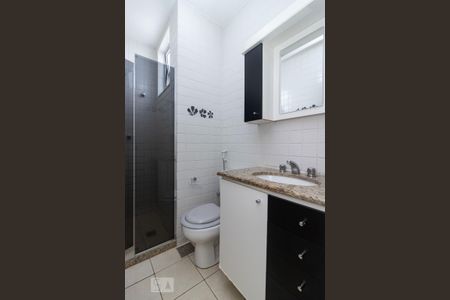 Casa de condomínio à venda com 90m², 3 quartos e 2 vagas Casa de condomínio à venda com 90m², 3 quartos e 2 vagasBanheiro da Suíte