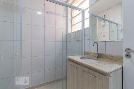 Banheiro de kitnet/studio para alugar com 1 quarto, 40m² em Centro, São Paulo