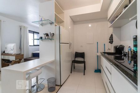 Cozinha de kitnet/studio para alugar com 1 quarto, 31m² em Cristo Rei, Curitiba