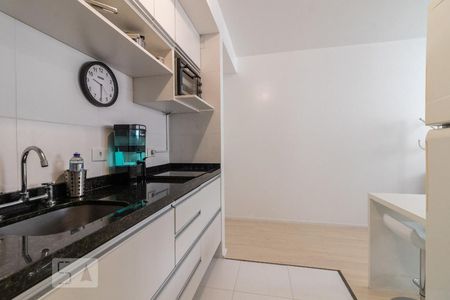 Cozinha de kitnet/studio para alugar com 1 quarto, 31m² em Cristo Rei, Curitiba