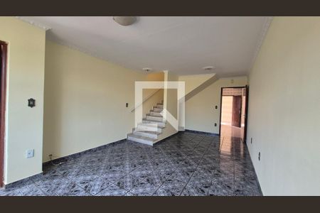 Sala de casa à venda com 3 quartos, 120m² em Jardim Santo Antônio, Santo André