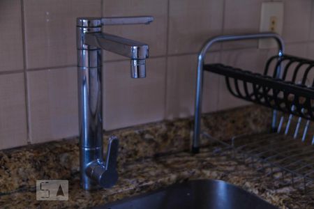 Cozinha torneira de apartamento à venda com 2 quartos, 60m² em Del Castilho, Rio de Janeiro