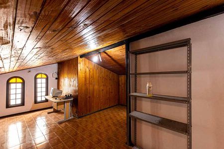 Casa para alugar com 150m², 4 quartos e 1 vagaQuarto 4 (Segundo Andar)