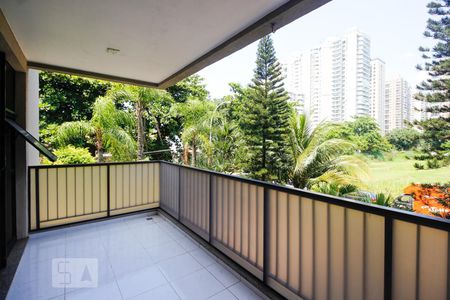 Apartamento à venda com 91m², 2 quartos e 1 vagaVaranda
