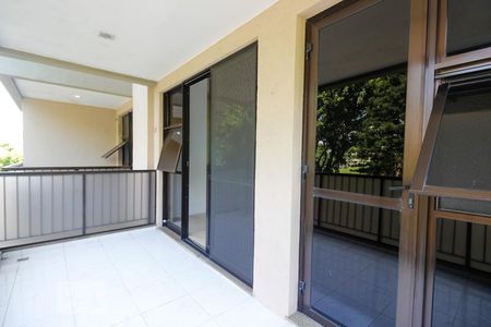 Apartamento à venda com 91m², 2 quartos e 1 vagaVaranda