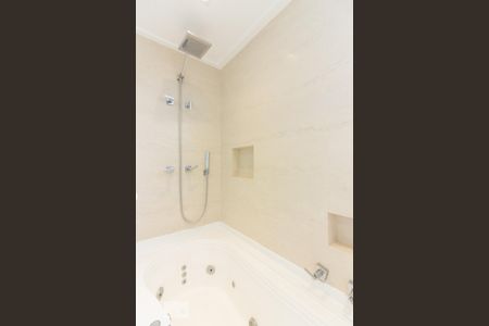 Apartamento para alugar com 205m², 3 quartos e 4 vagasBanheiro 2 Suite Master