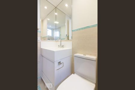 Apartamento para alugar com 205m², 3 quartos e 4 vagasBanheiro Suite 1