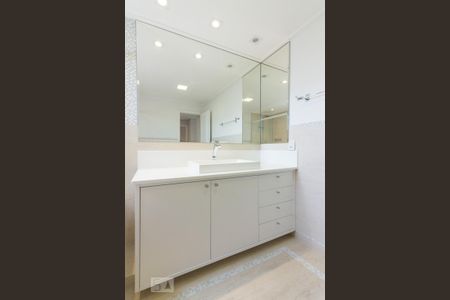 Apartamento para alugar com 205m², 3 quartos e 4 vagasBanheiro 2 Suite Master