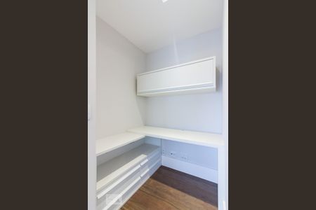 Apartamento para alugar com 205m², 3 quartos e 4 vagasHall