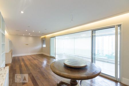 Apartamento para alugar com 205m², 3 quartos e 4 vagasSala