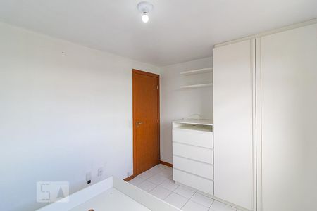Quarto 2 de apartamento para alugar com 2 quartos, 48m² em Fazendinha, Curitiba