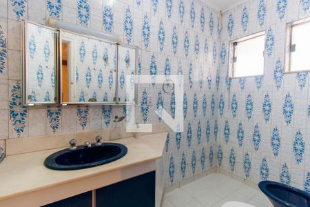 Casa à venda com 300m², 4 quartos e 2 vagas Casa à venda com 300m², 4 quartos e 2 vagasBanheiro da Suíte