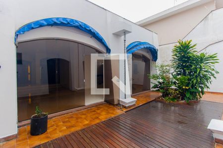 Casa à venda com 300m², 4 quartos e 2 vagas Casa à venda com 300m², 4 quartos e 2 vagasQuintal
