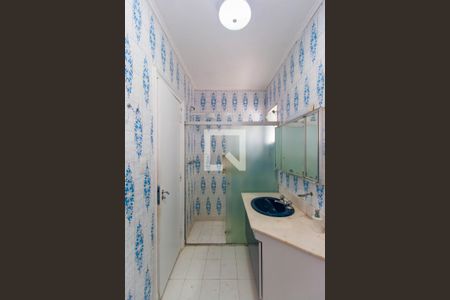 Casa à venda com 300m², 4 quartos e 2 vagas Casa à venda com 300m², 4 quartos e 2 vagasBanheiro da Suíte