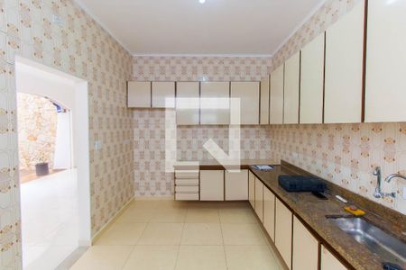 Casa à venda com 300m², 4 quartos e 2 vagas Casa à venda com 300m², 4 quartos e 2 vagasCozinha