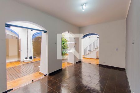 Casa à venda com 300m², 4 quartos e 2 vagas Casa à venda com 300m², 4 quartos e 2 vagasQuarto Reversível