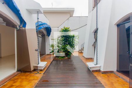 Casa à venda com 300m², 4 quartos e 2 vagas Casa à venda com 300m², 4 quartos e 2 vagasQuintal