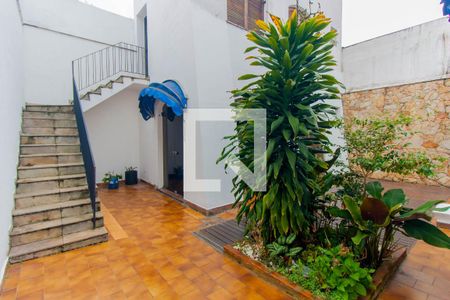 Casa à venda com 300m², 4 quartos e 2 vagas Casa à venda com 300m², 4 quartos e 2 vagasQuintal