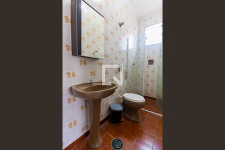 Casa à venda com 300m², 4 quartos e 2 vagas Casa à venda com 300m², 4 quartos e 2 vagasBanheiro 4