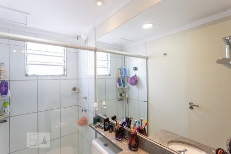 Apartamento para alugar com 46m², 2 quartos e 1 vaga Apartamento para alugar com 46m², 2 quartos e 1 vagaDetalhe do banheiro