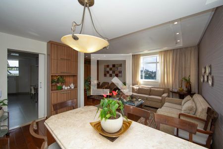 Sala de apartamento à venda com 3 quartos, 135m² em Santa Lúcia, Belo Horizonte