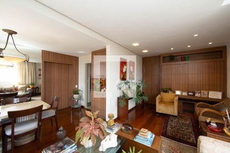 Sala de apartamento à venda com 3 quartos, 135m² em Santa Lúcia, Belo Horizonte