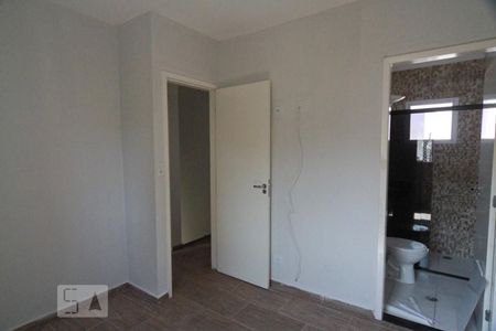 Suíte de casa de condomínio à venda com 3 quartos, 75m² em Vila Mangalot, São Paulo