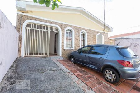 Casa à venda com 120m², 3 quartos e sem vaga Casa à venda com 120m², 3 quartos e sem vagaFachada