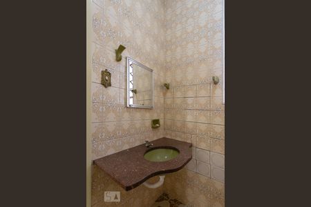 Casa à venda com 120m², 3 quartos e sem vaga Casa à venda com 120m², 3 quartos e sem vagaBanheiro 2