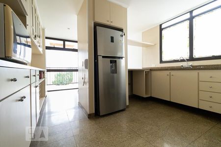 Apartamento para alugar com 210m², 4 quartos e 2 vagas Apartamento para alugar com 210m², 4 quartos e 2 vagasCozinha