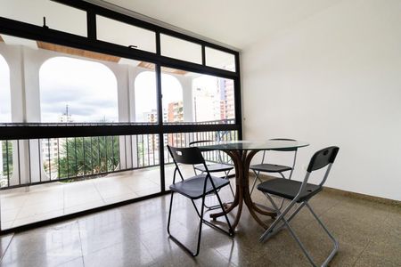Apartamento para alugar com 210m², 4 quartos e 2 vagas Apartamento para alugar com 210m², 4 quartos e 2 vagasCozinha - copa