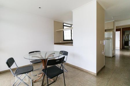 Apartamento para alugar com 210m², 4 quartos e 2 vagas Apartamento para alugar com 210m², 4 quartos e 2 vagasCozinha - copa