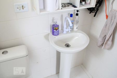 Banheiro de apartamento à venda com 2 quartos, 51m² em Jardim Roma, Jundiaí
