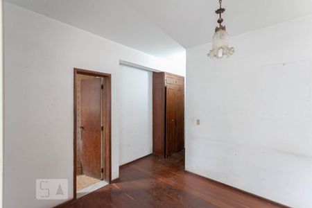 Apartamento à venda com 180m², 3 quartos e 2 vagasSuíte 1