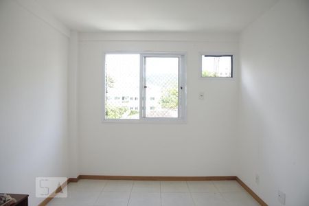 Quarto 01 de apartamento para alugar com 3 quartos, 80m² em Jacarepaguá, Rio de Janeiro