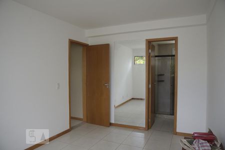 Quarto 01 de apartamento para alugar com 3 quartos, 80m² em Jacarepaguá, Rio de Janeiro