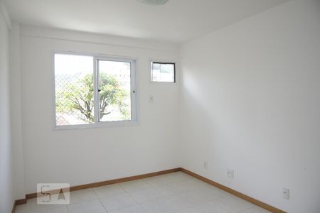 Quarto 01 de apartamento para alugar com 3 quartos, 80m² em Jacarepaguá, Rio de Janeiro